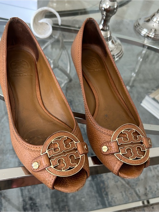 Tory Burch Shoes - Tory Burch Tan Brown Leather Peep-Toe Flats with Gold Logo